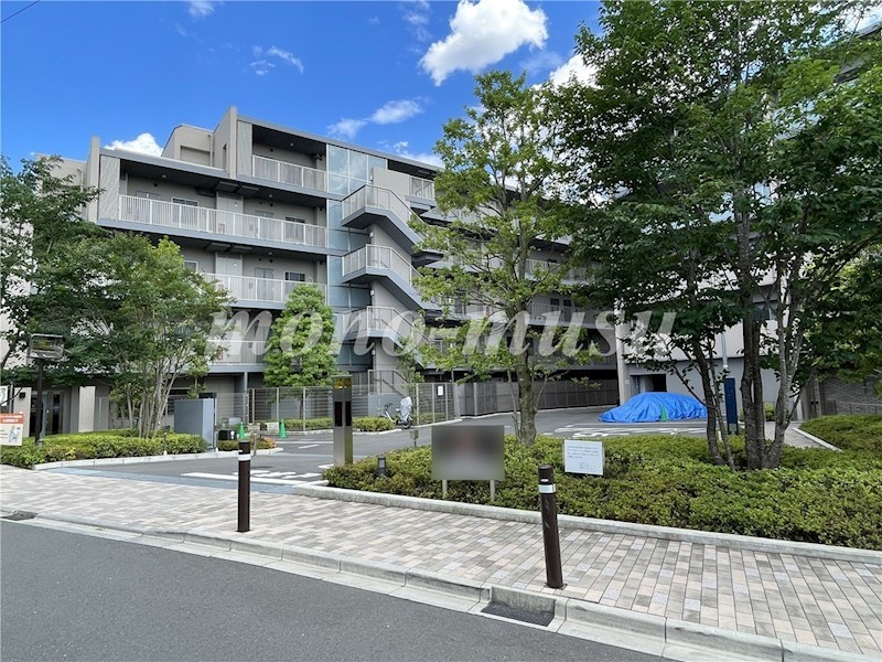2LDK Mansion in Setagaya, Tokyo - Image 1
