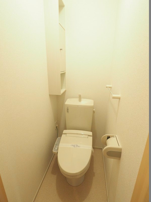 トイレ　※別号室の写真になります。