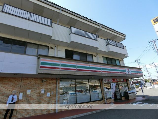 コンビニ　セブンイレブン（コンビニ）まで730m