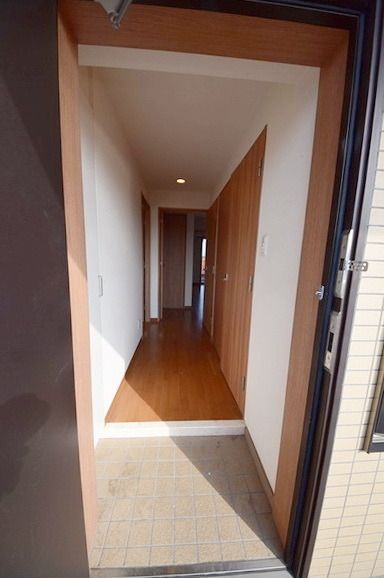 玄関　★玄関開けても居室の中は見えませんね★