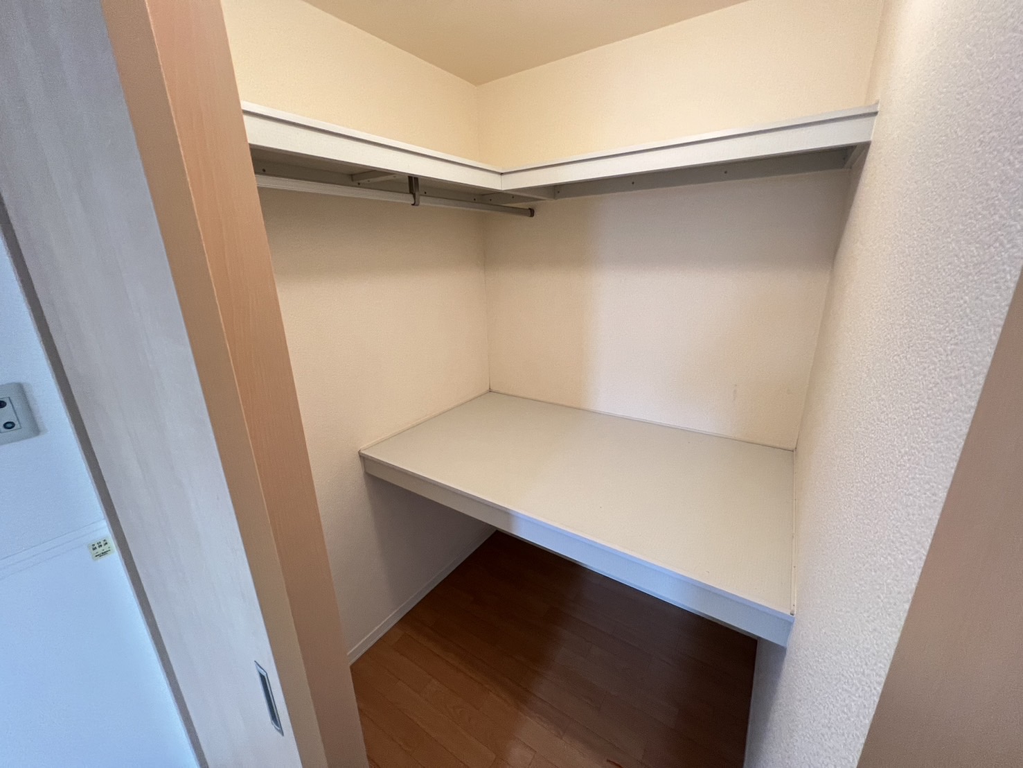 収納　左右反転タイプ間取り・別部屋の写真です。