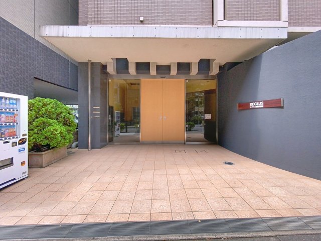 エントランス　建物入口部分