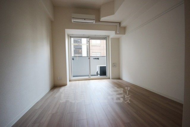 地下鉄堺筋線 南森町駅 徒歩8分 15階建 築12年の居間写真