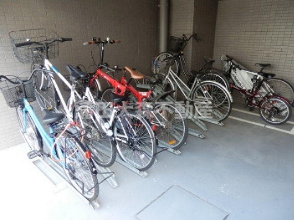その他共有部分　屋根付き無料駐輪場