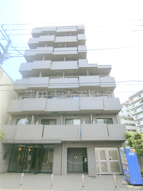 建物外観　2011年3月築　RC鉄筋コンクリート造地上8階建て1K総戸