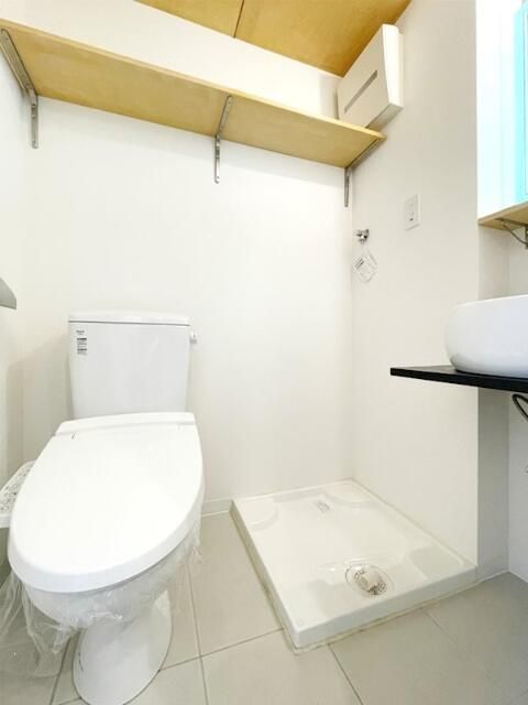 ＪＲ山手線 巣鴨駅 徒歩10分 3階建 築7年のトイレ写真
