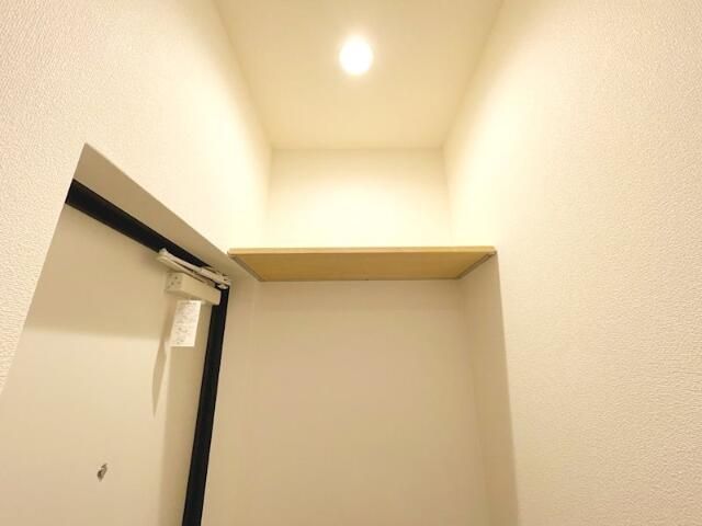 ＪＲ山手線 巣鴨駅 徒歩10分 3階建 築7年の玄関写真