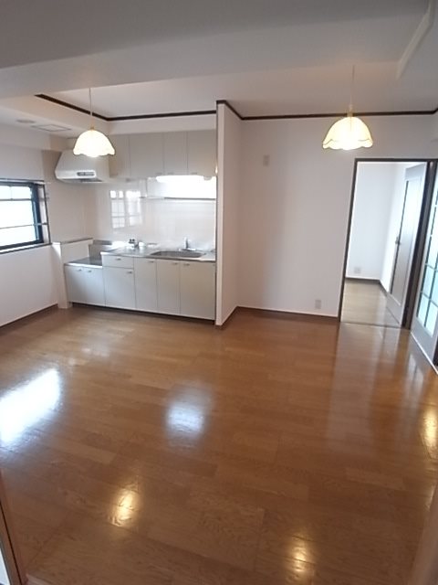 エクレール藤の居間写真