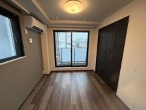 京急本線 京急蒲田駅 徒歩6分 4階建 築4年の居間写真