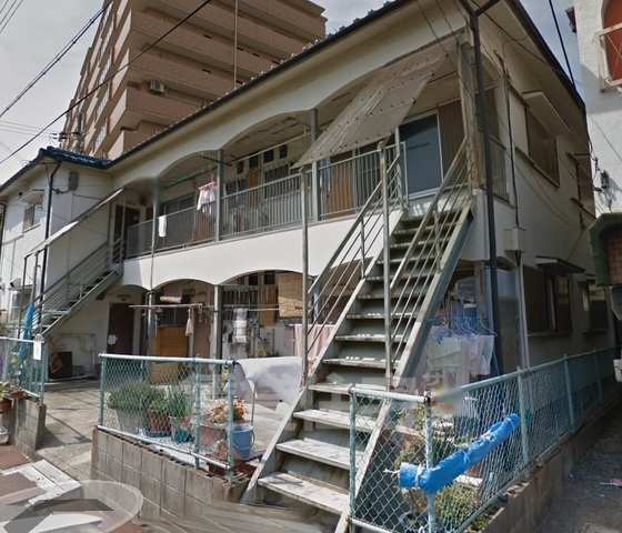 茨木市穂積台のアパートの建物外観
