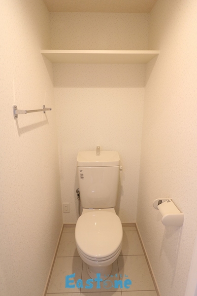 トイレ　白を基調とした落ち着いた空間！