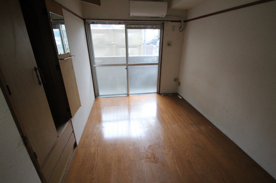 居室・リビング　※別部屋の写真です