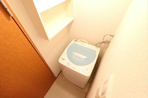 その他設備　洗濯機完備によりお手軽に引越しが可能！