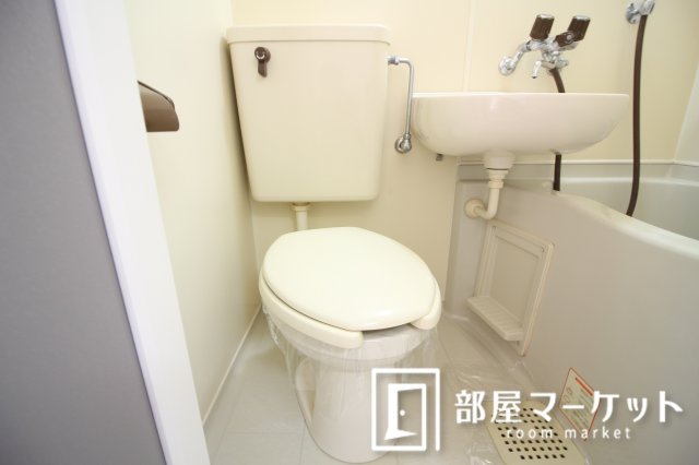 【豊田市平芝町のアパートのトイレ】
