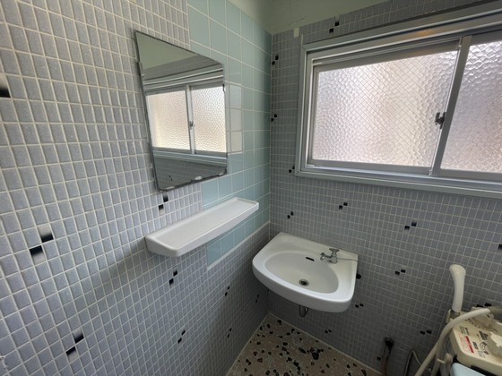 洗面設備　※別号室の写真です