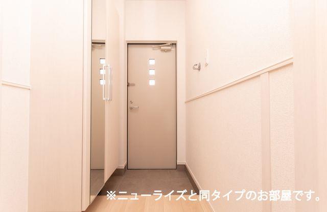 【いちき串木野市東島平町のアパートの玄関】