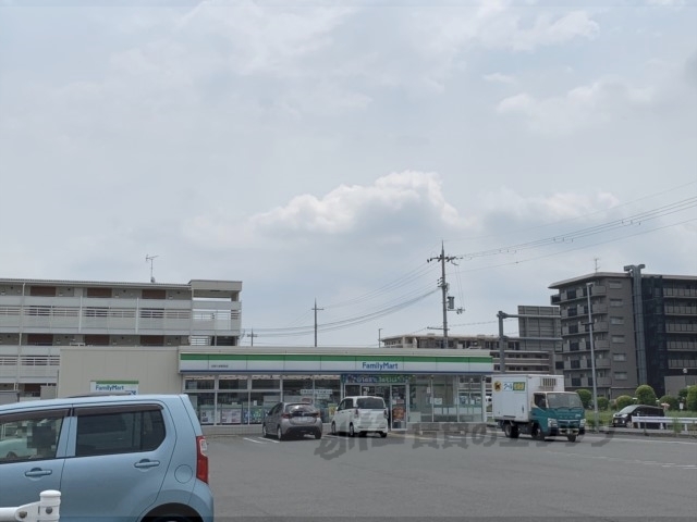 【大和郡山市九条町のマンションのコンビニ】