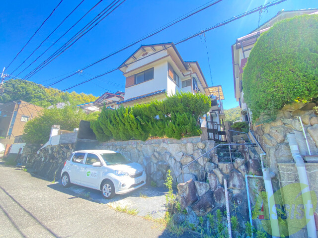 塩屋台3丁目戸建の建物外観