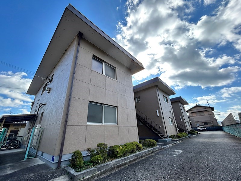 【寺田荘の建物外観】