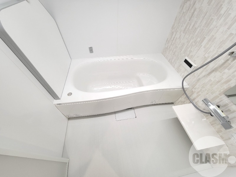 バス・シャワールーム　浴室乾燥機＆追焚機能付き広々バスルーム♪