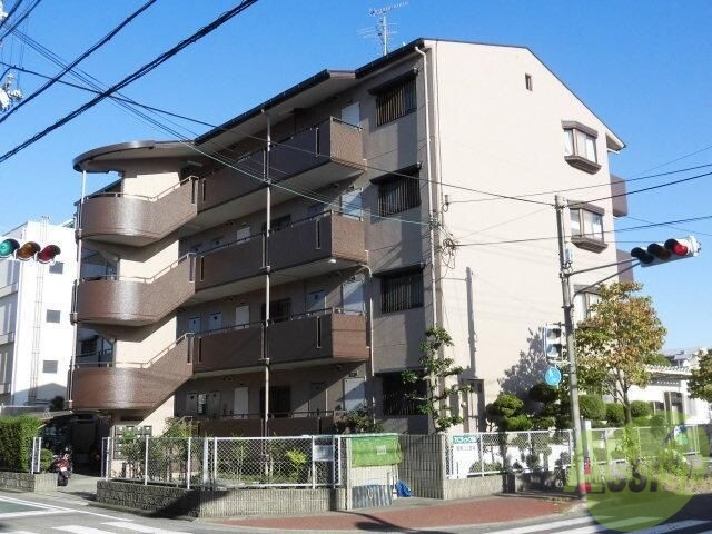 【伊丹市荻野のマンションの建物外観】