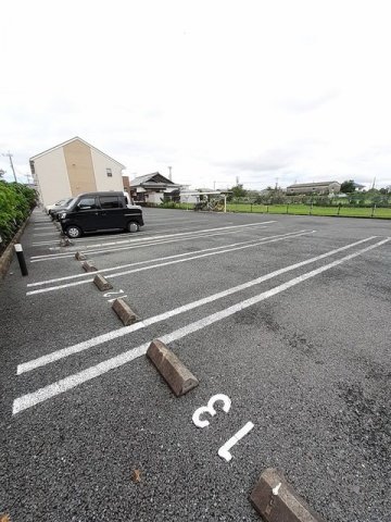 【ＰＡＲＫ　ＢＥＳＩＤＥ　Ｂの駐車場】