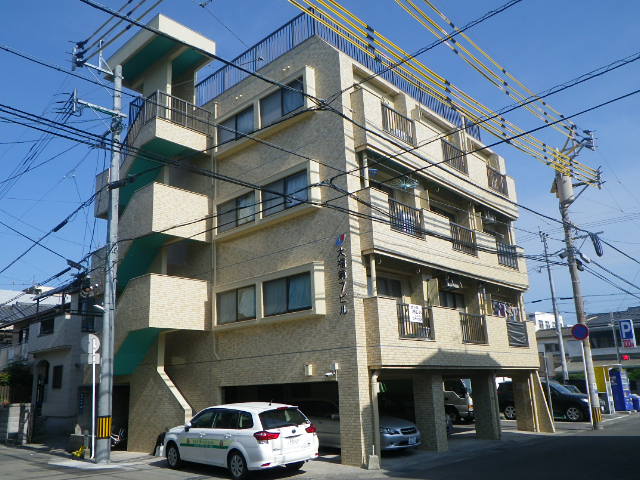 鹿児島市真砂本町のマンションの建物外観