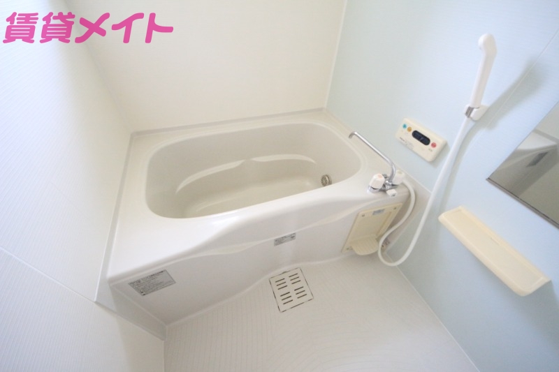 バス・シャワールーム　同型参考写真です