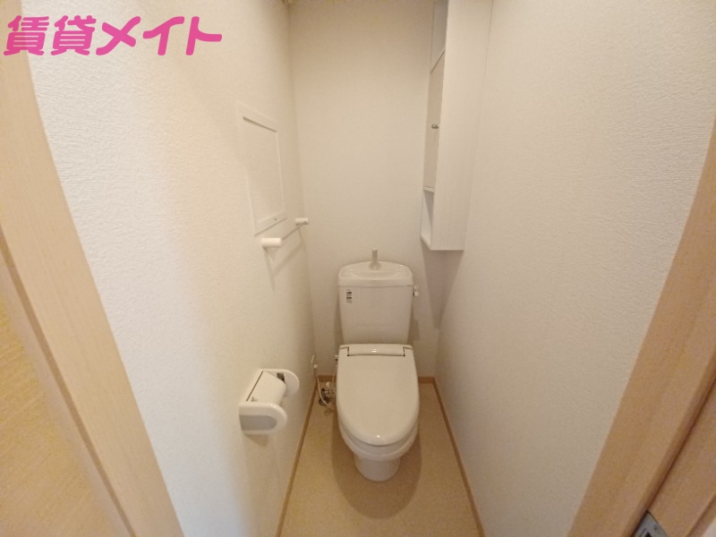 トイレ　同型参考写真です