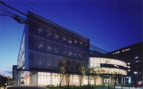 　茨木市立生涯学習センターきらめき（その他　643m）