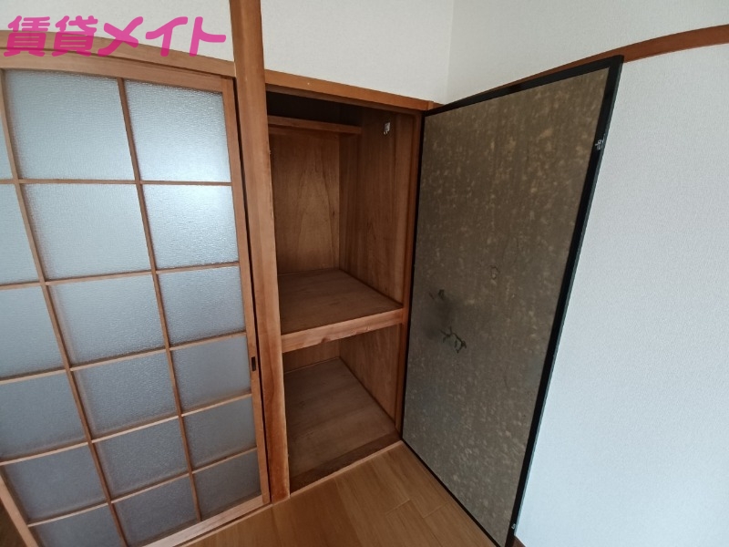 収納　同型参考写真