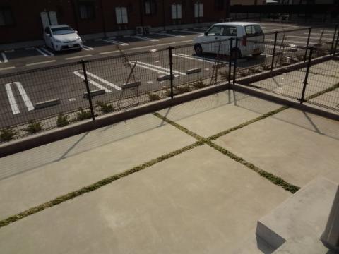 バルコニー　専用庭