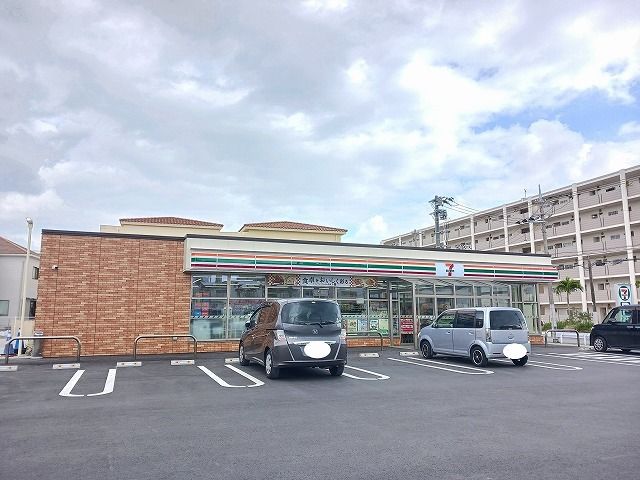 コンビニ　セブンイレブン桃原4丁目店（コンビニ）まで550m