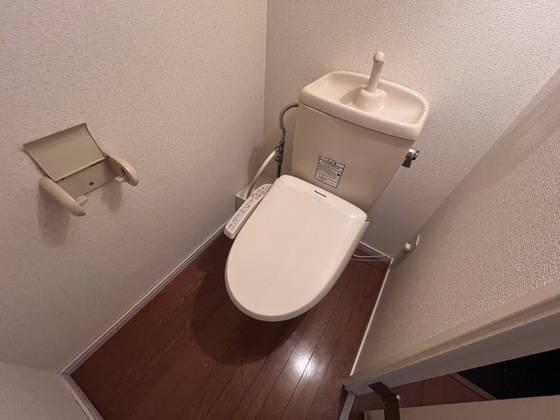 トイレ　※別号室の写真です