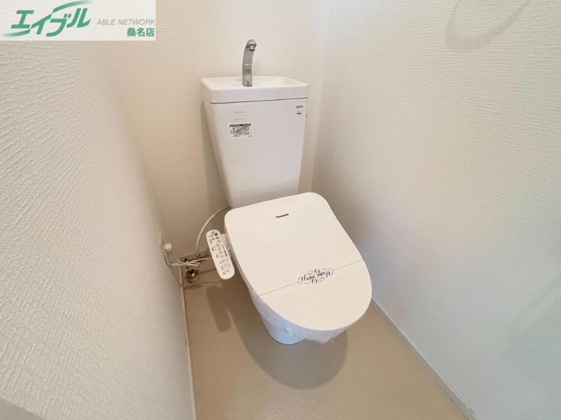 トイレ　同型参考写真