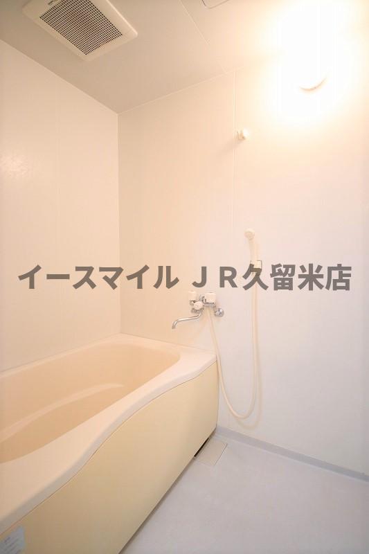 バス・シャワールーム　落ち着いた空間のお風呂です