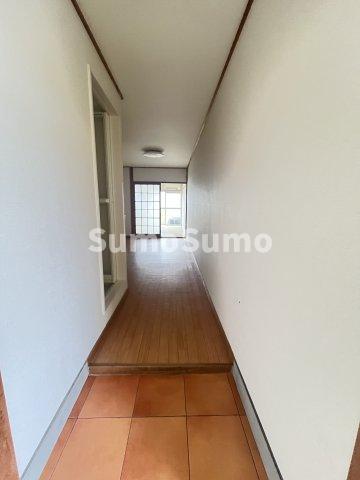 玄関　収納もある玄関です