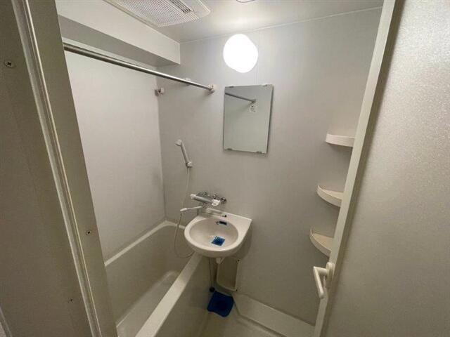 バス・シャワールーム　?