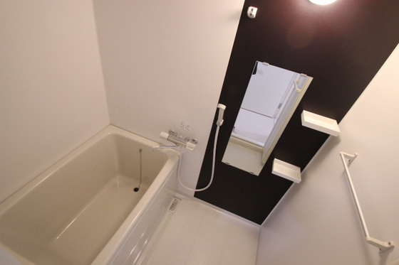 バス・シャワールーム　※別部屋の写真です