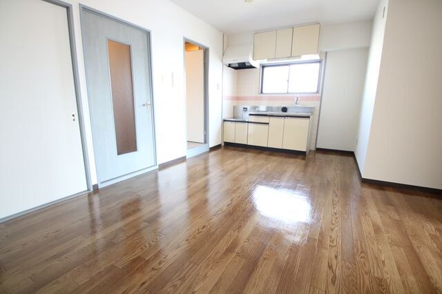 居室・リビング　※別室の参考写真の為、現況優先です。