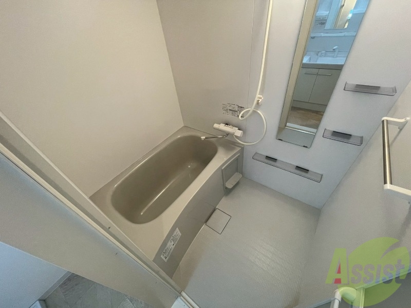 バス・シャワールーム　お風呂になります。一日の疲れを癒してくださいね。