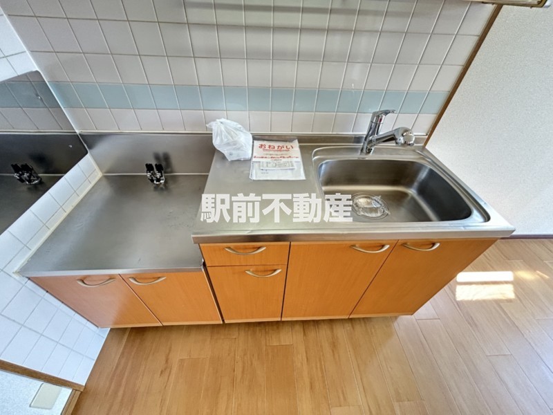 キッチン　オシャレな木目調キッチン