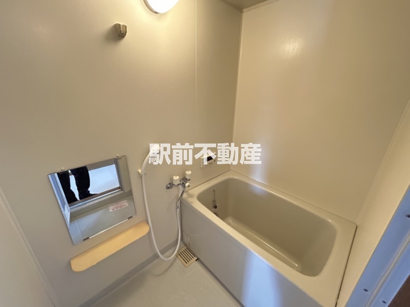 バス・シャワールーム　鏡付きの浴室♪