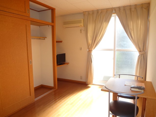 その他部屋・スペース　机は用途に合わせて折りたたみ可能！