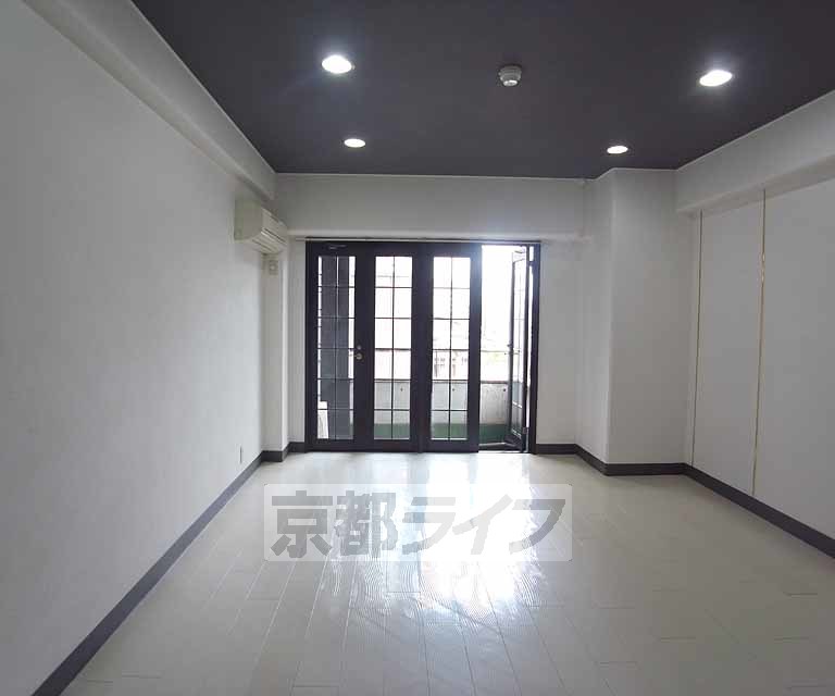 居室・リビング　明るいお部屋です。