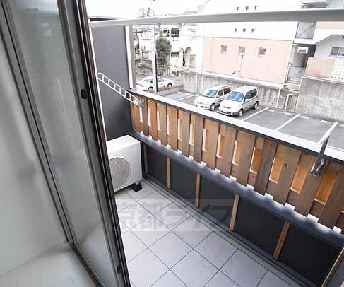 バルコニー　日当りの良いバルコニー