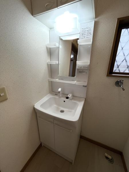 洗面設備　便利なシャンプードレッサー付き