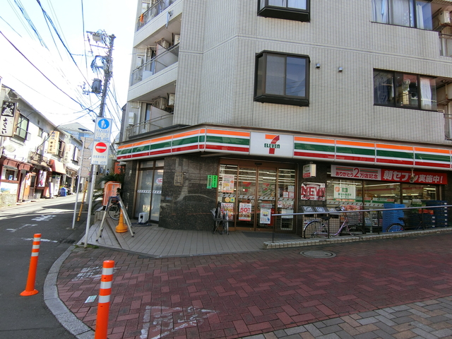 コンビニ　セブンイレブン北区東十条駅前店（コンビニ）まで138m