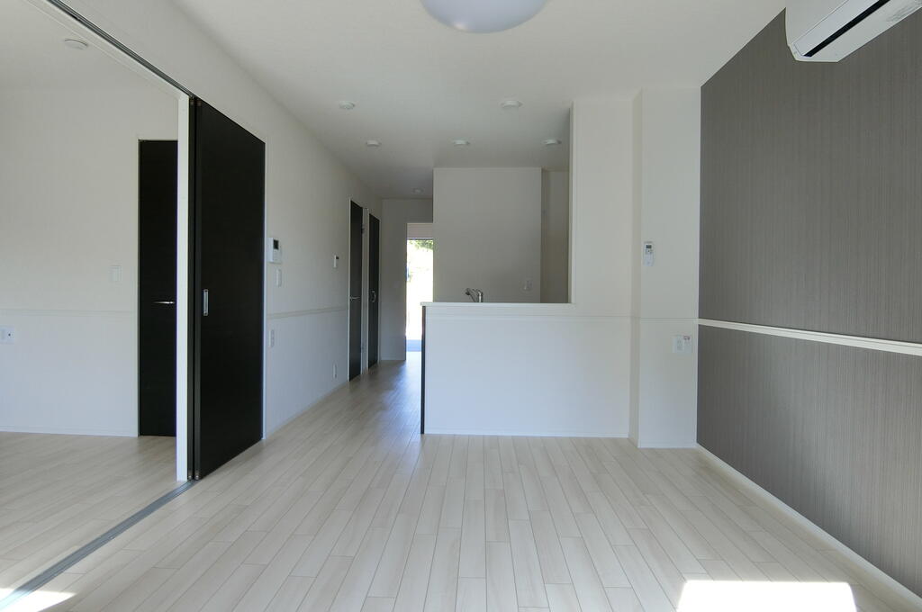 居室・リビング　類似物件の写真です。