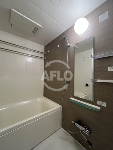 バス・シャワールーム　コンフォリア江坂　浴室